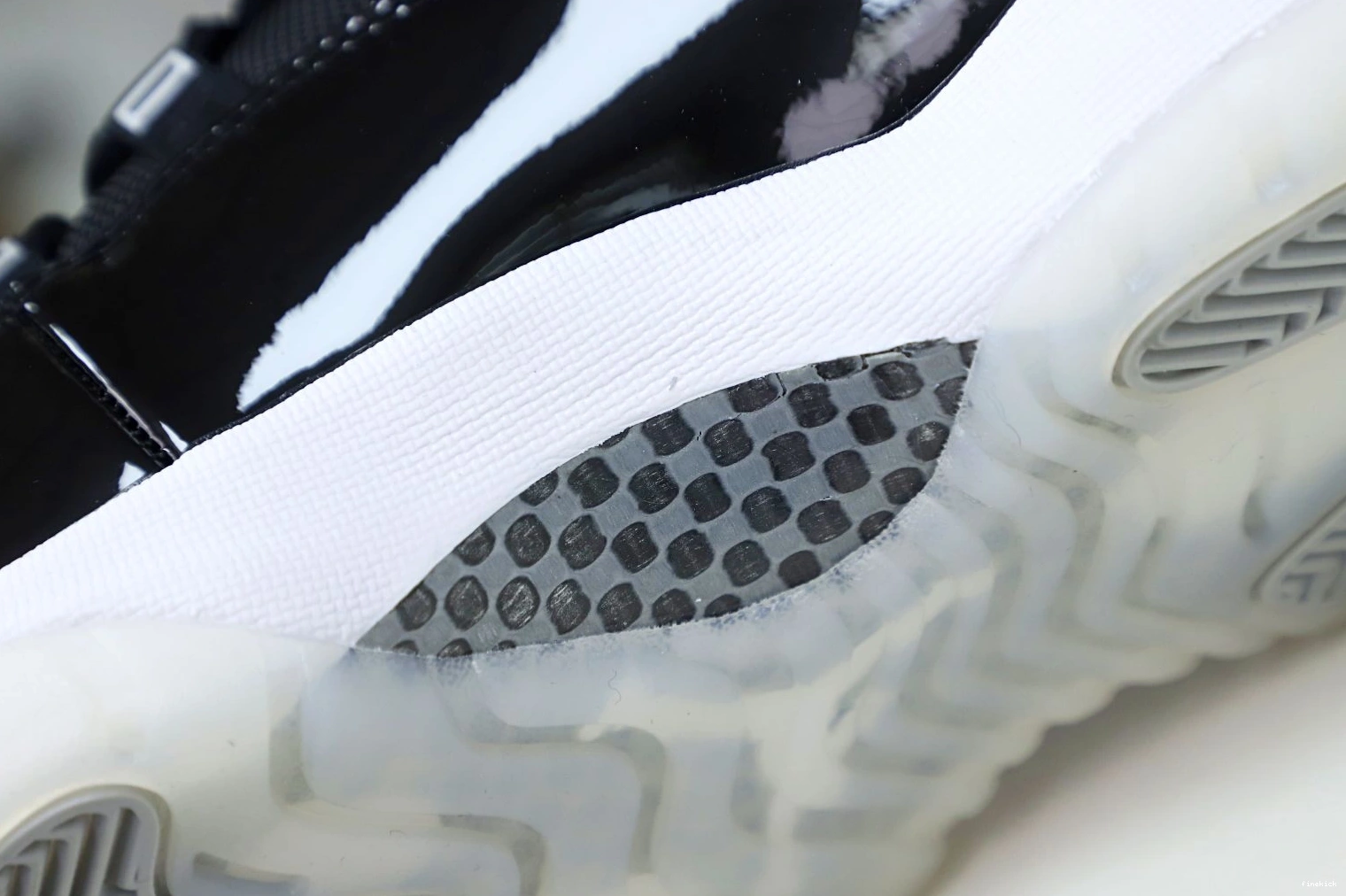 AIR 'JUBILEE 25TH 11   RETRO JORDAN 1228